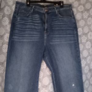 Fashion nova jeans, killing em softly side split jeans. Size 18. Medium blue